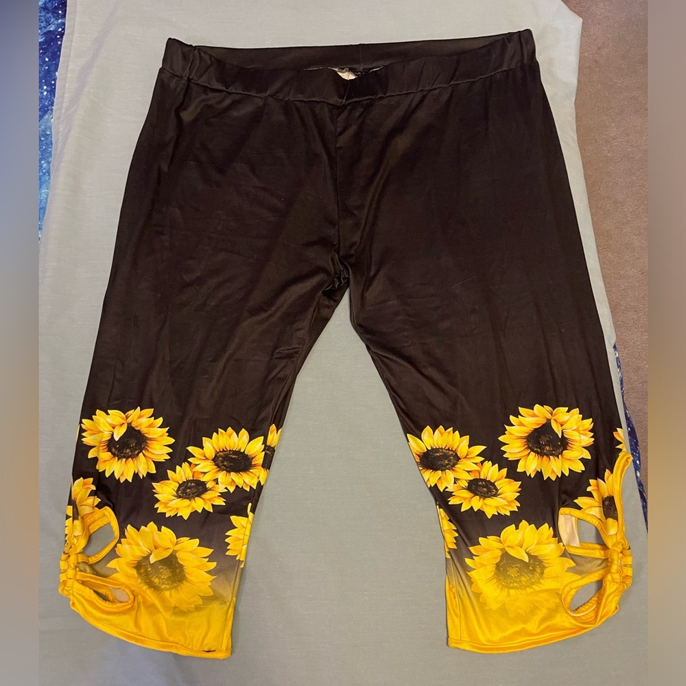 Woman’s 5X stretchy capri pants